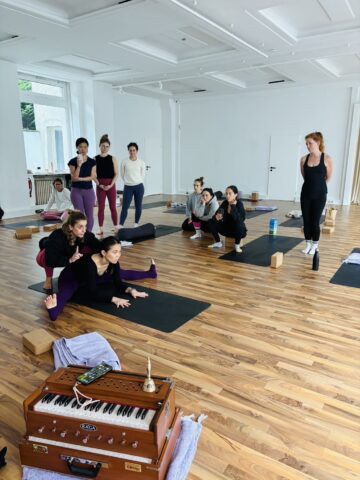 Day 113: 75h Teacher Training in Dusseldorf (Day1-5)